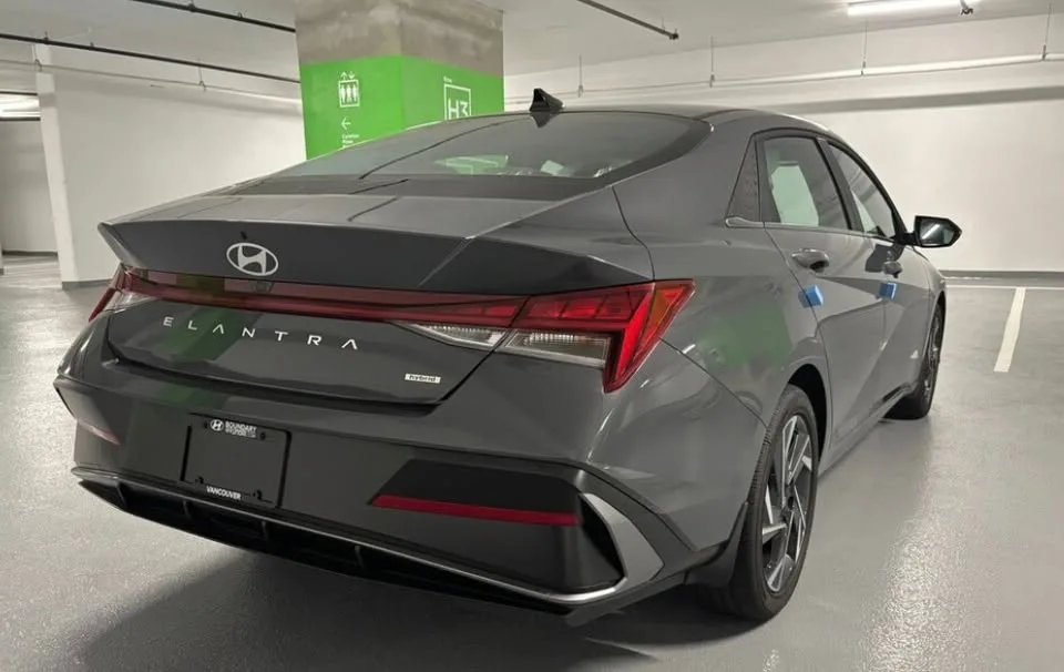 2025 Hyundai Elantra Hybrid Luxury DCT image indicator(5)