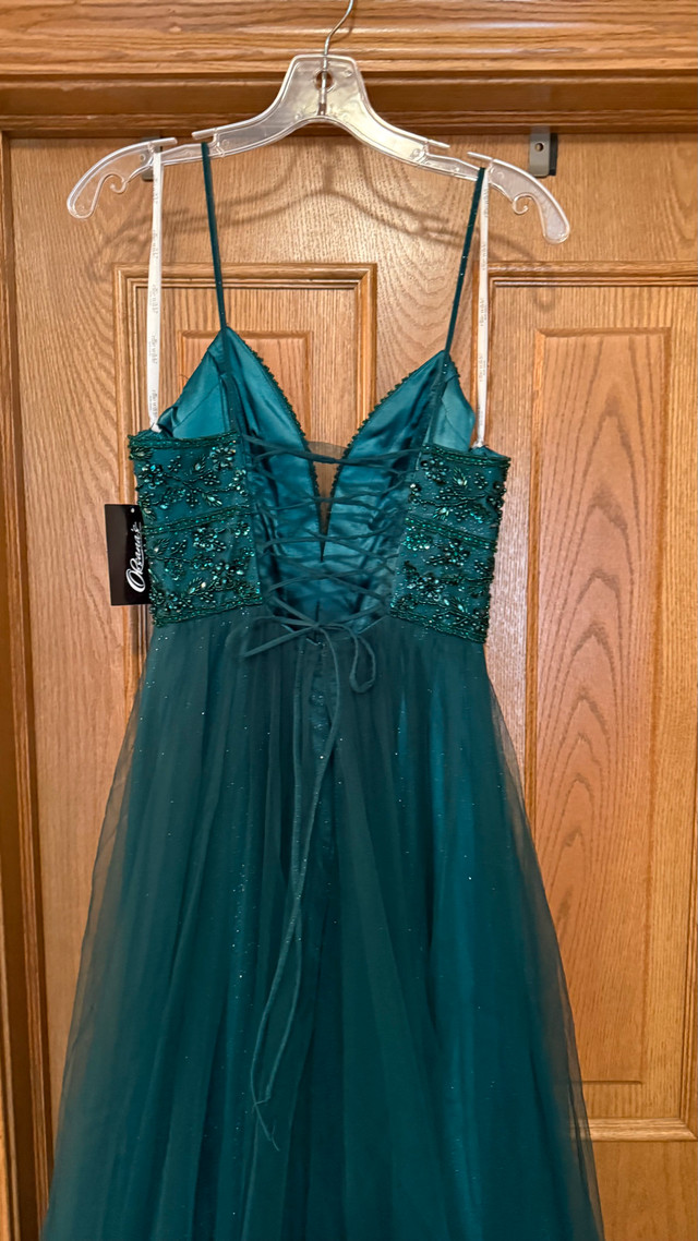 Emerald Green Formal Dress – Size 4 (Never Worn, Never Altered) - photo 4