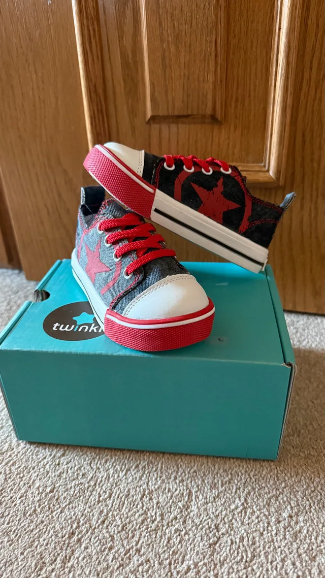 Brand New Twinkie Shoes - Size 9 thumbnail
