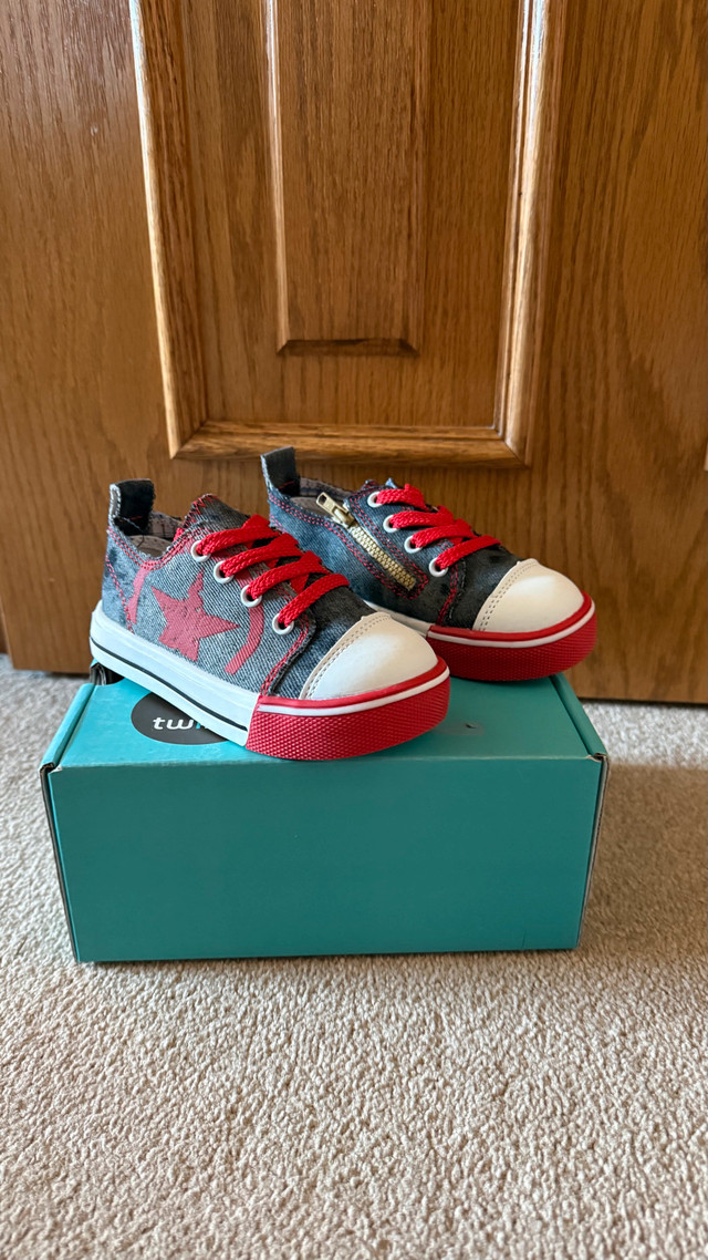Brand New Twinkie Shoes - Size 9 - photo 2