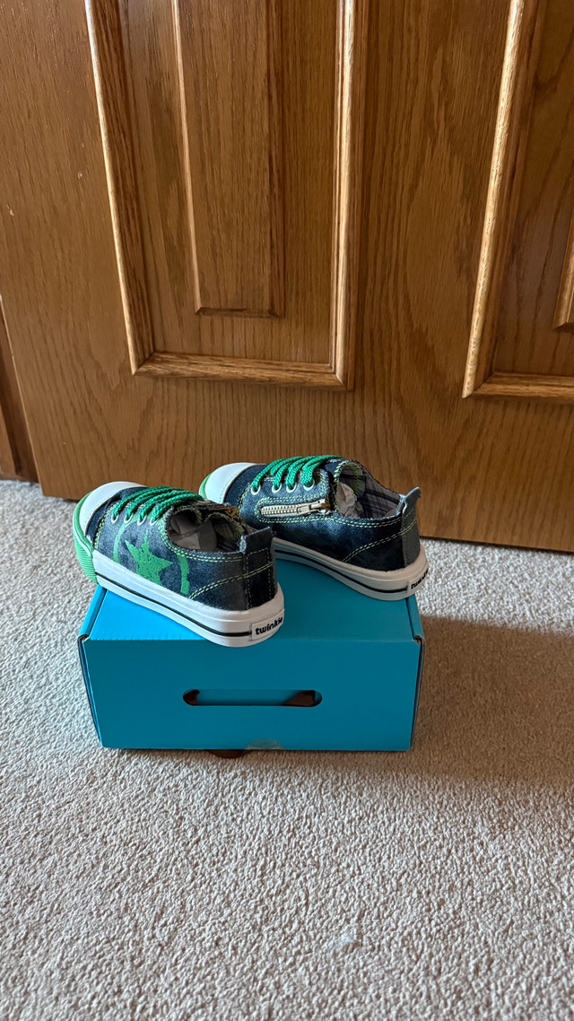 Brand New Twinkie Shoes - Size 10 - photo 2