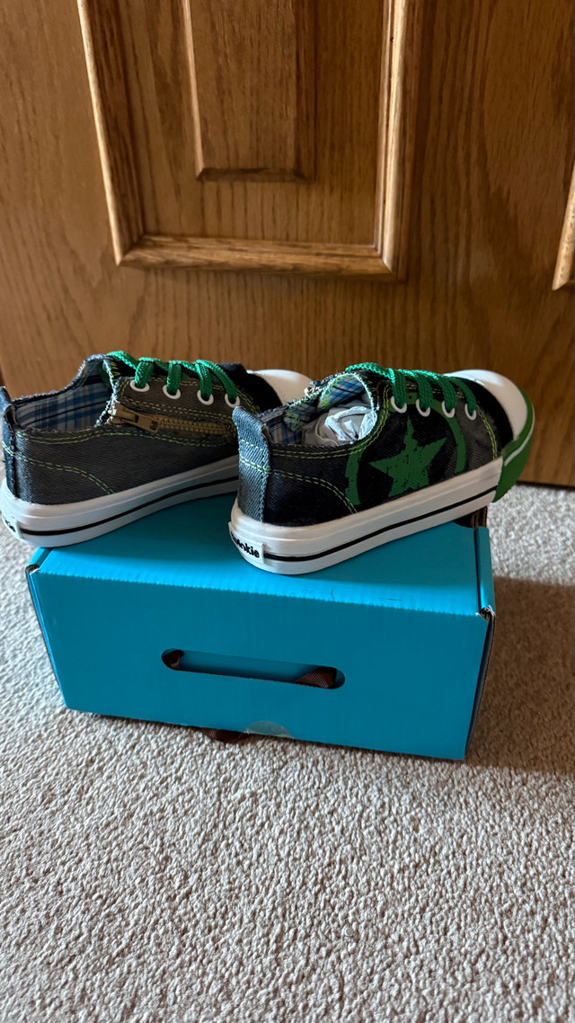 Brand New Twinkie Shoes - Size 10 - photo 3