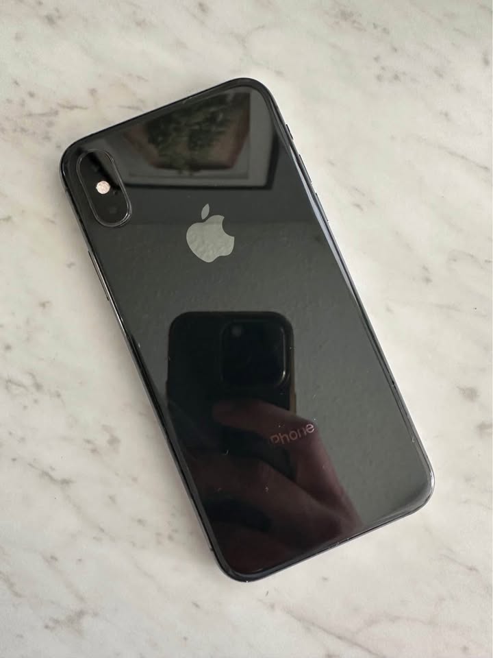 iPhone XS 64gb unlocked