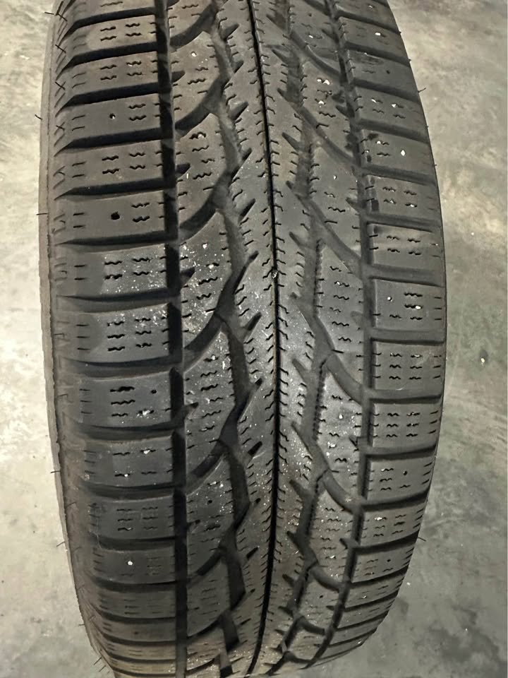 Set of 4 Firestone Winterforce 2 tires on like-new rims - photo 2