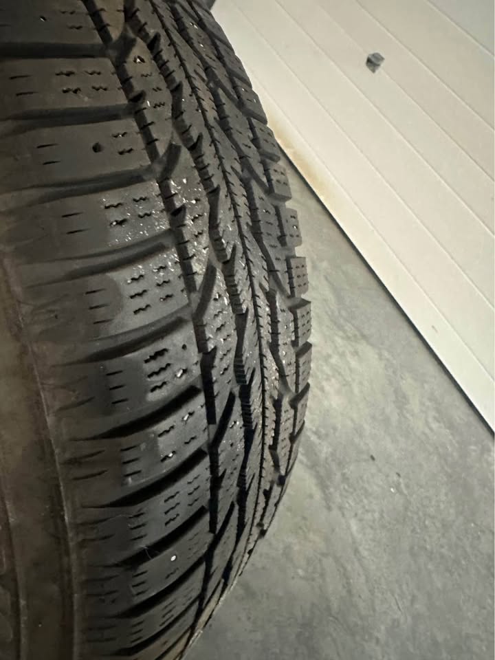 Set of 4 Firestone Winterforce 2 tires on like-new rims - photo 3