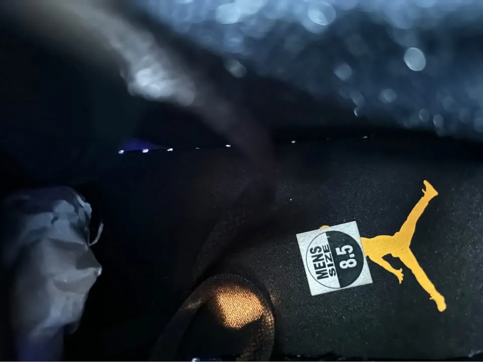 Air Jordan 1 - Mid - LAKERS image indicator(5)