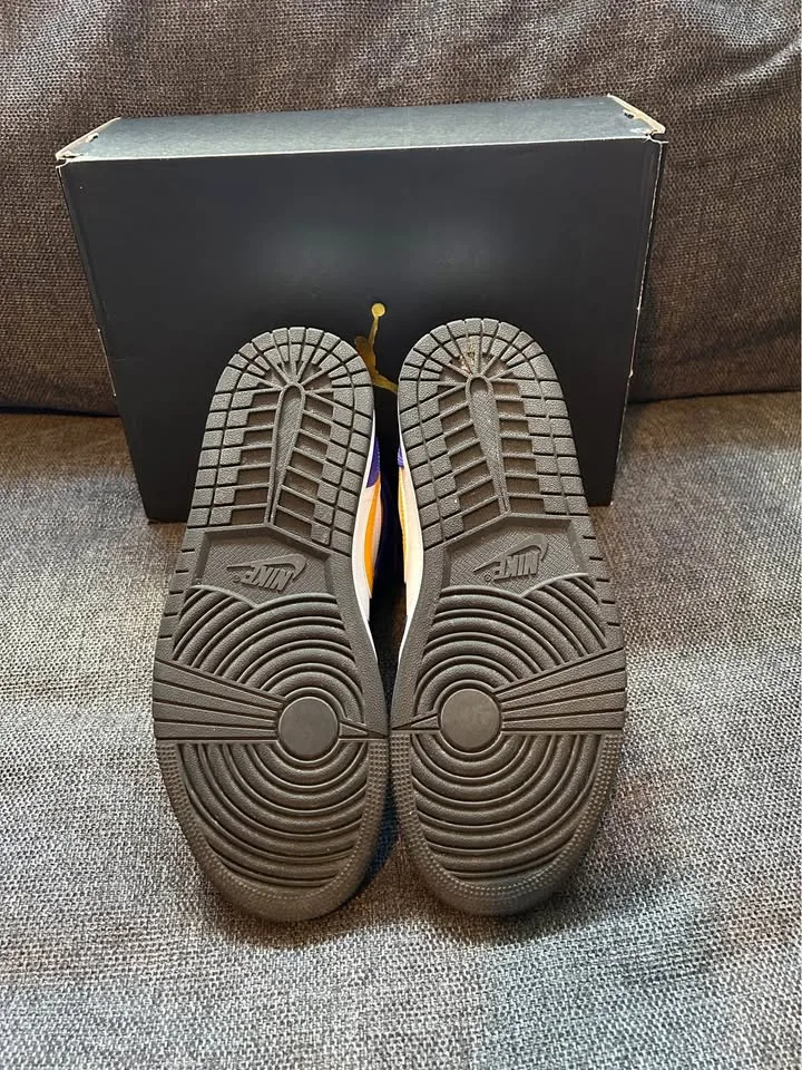 Air Jordan 1 - Mid - LAKERS image indicator(6)