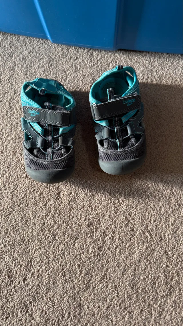 Used Children's Keen and Columbia Sandals - Various Size image indicator(5)