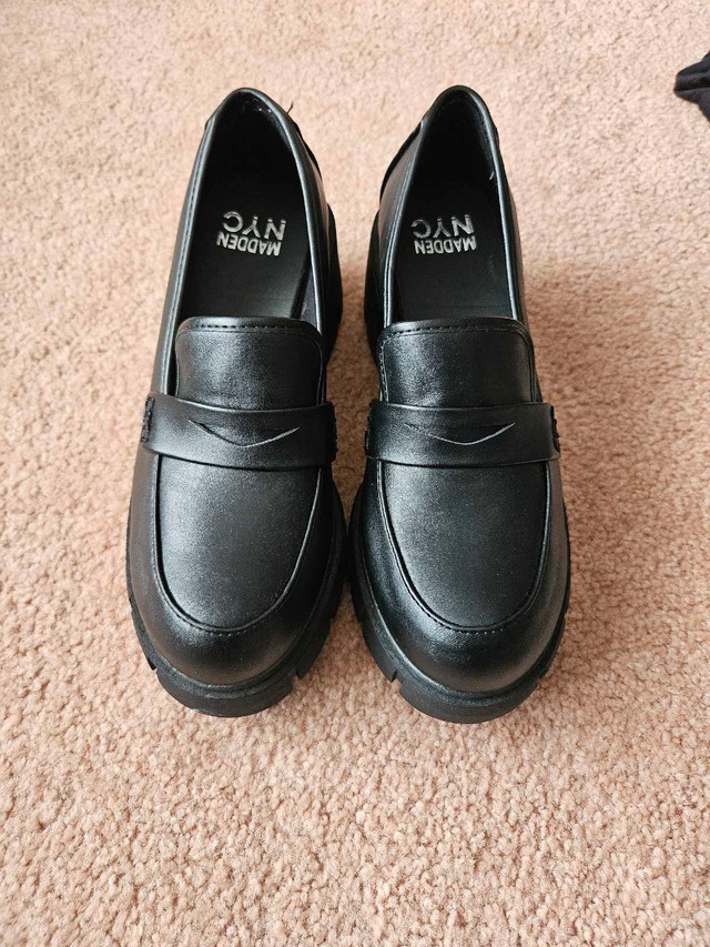 Madden NYC loafer size 8 women