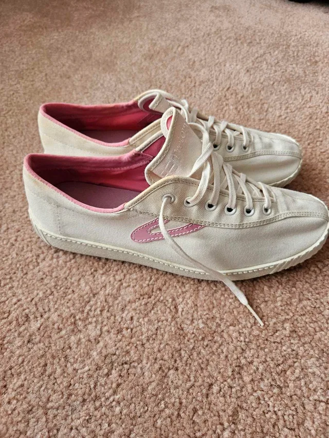 Retro Tretorn Nylite. White pink. 10.5 image indicator(3)