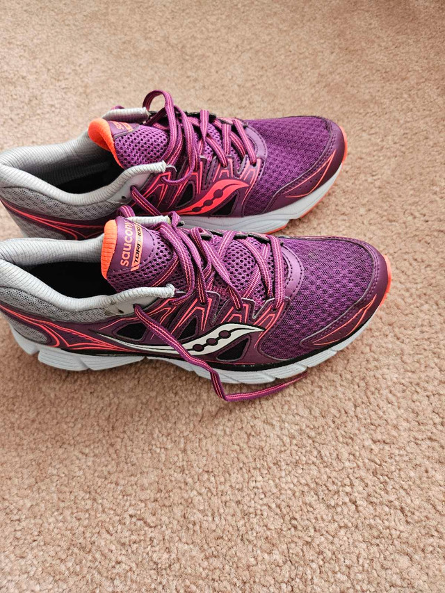 Saucony Tornado size 9.5 women