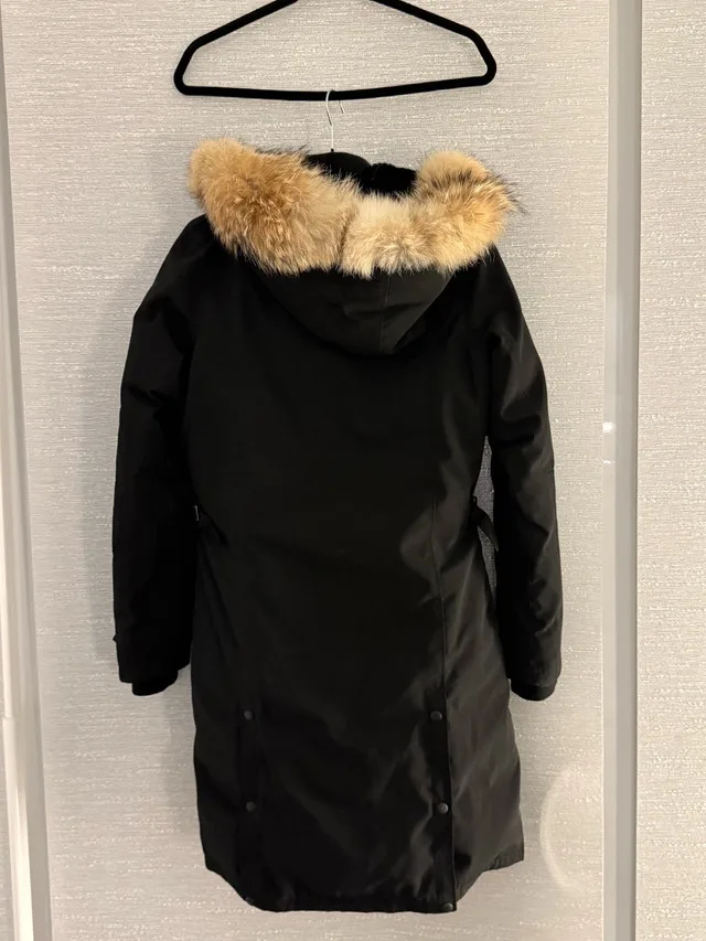 Canada Goose Shelburne Parka (Women’s M) | Made in Canada, Real image indicator(4)