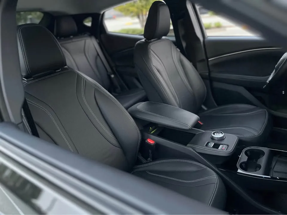 2023 Ford Mach-E Premium image indicator(10)