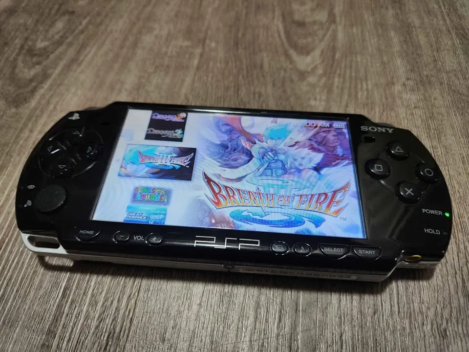 Modded PSP 2000 – High-Capacity Battery + 2x16GB Micro SD Cards image indicator(2)