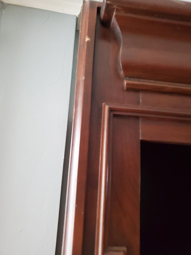 Solid wood china cabinet - photo 3