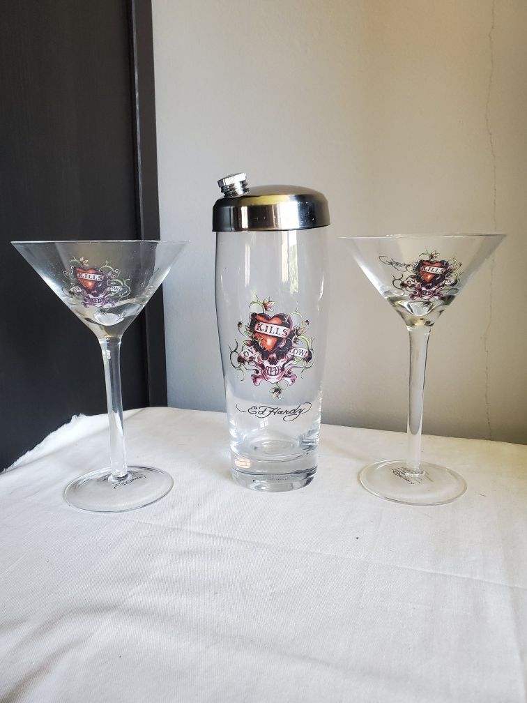 Ed Hardy glass martini set