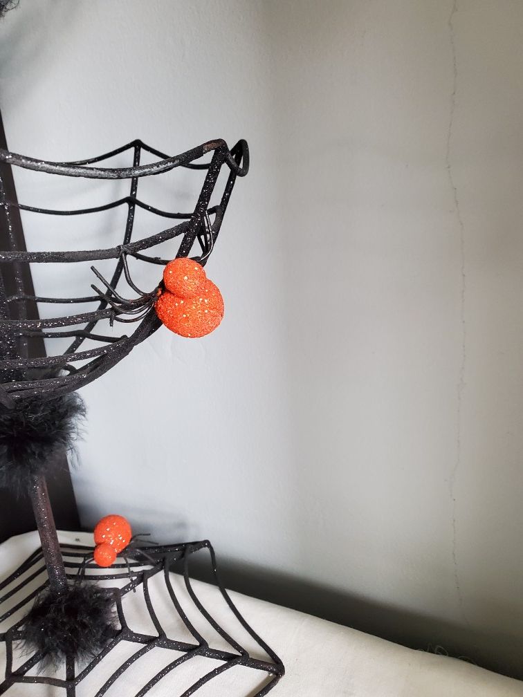 Cobweb Halloween candy holder - photo 5