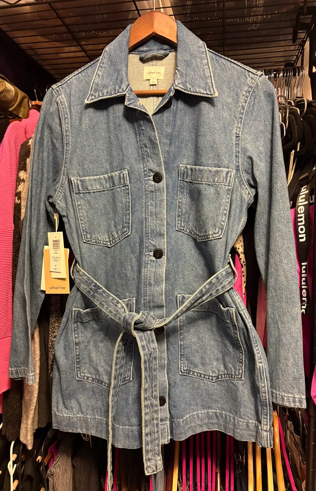 BNWT. Aritzia Wilfred Free Port Denim Jacket - Size Small image indicator(2)