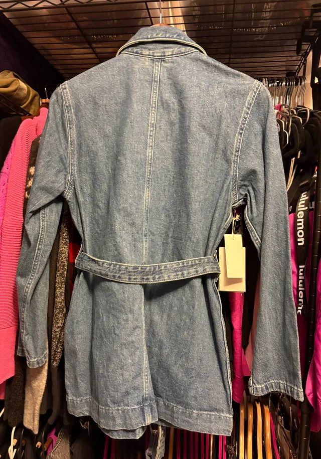 BNWT. Aritzia Wilfred Free Port Denim Jacket - Size Small image indicator(4)