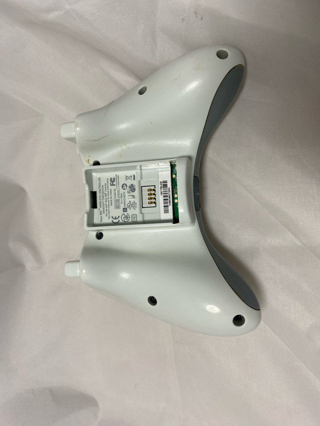 Official Microsoft Xbox 360 White Controller. NO BATTERY COVER - photo 2