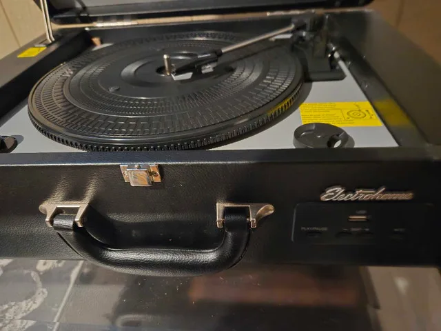electrohome suitcase turntable image indicator(2)