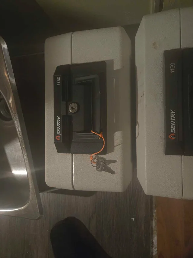 Sentry 1150 Safe thumbnail