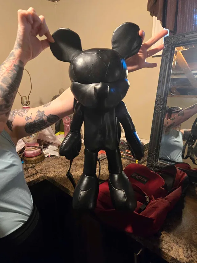 Black Mickey Mouse Backpack image indicator(2)