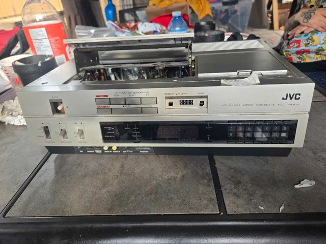 JVC HR-7300U VCR top loader thumbnail