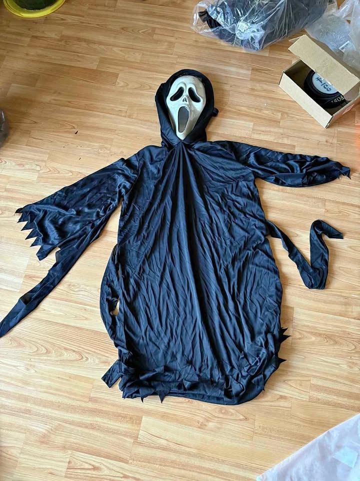 Costume - Scary SCREAM kids Medium to large