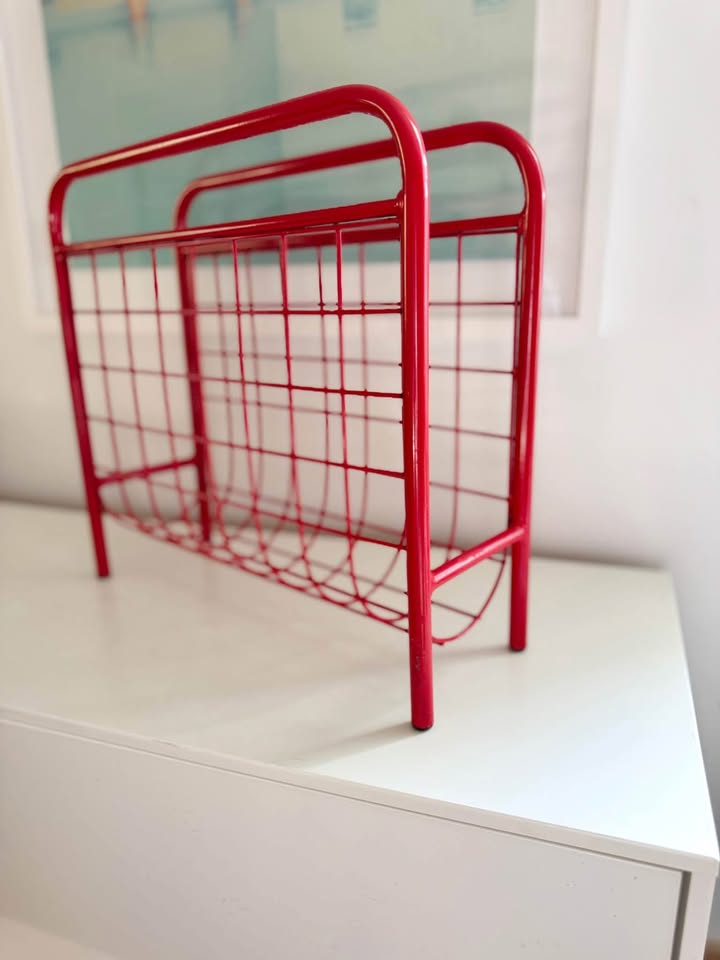 Vintagea Red AMISCO Magazine Rack - photo 2