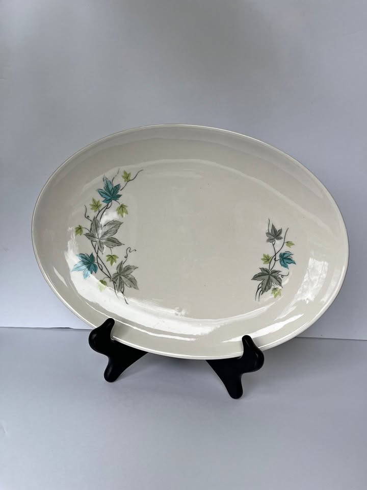 Green leaves hand painted in Japan platter
