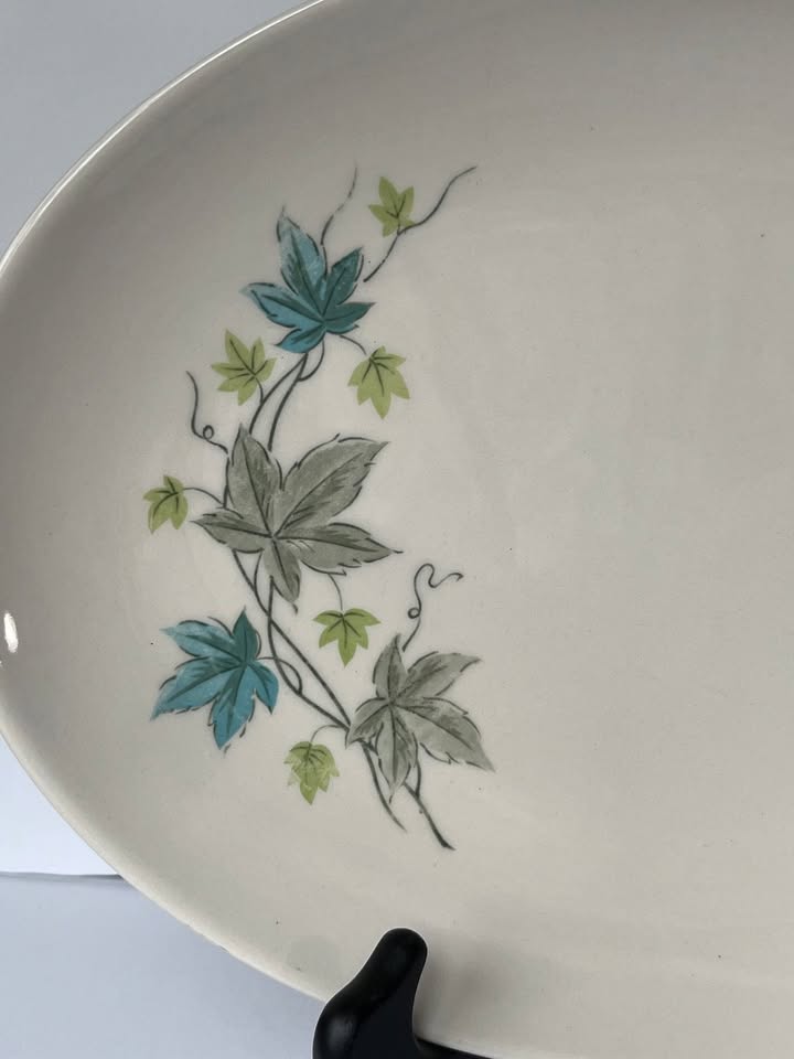 Green leaves hand painted in Japan platter - photo 3