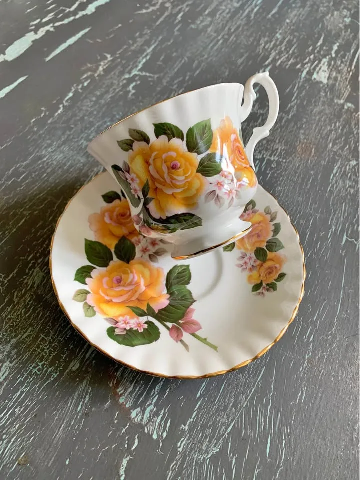 Royal Albert Yellow Primrose Teacup and Saucer thumbnail
