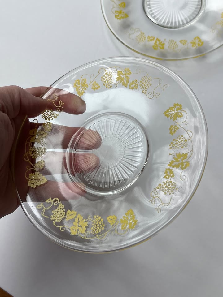 Anchor hocking dessert plates - 2 pc - yellow, vineyard pattern - photo 3