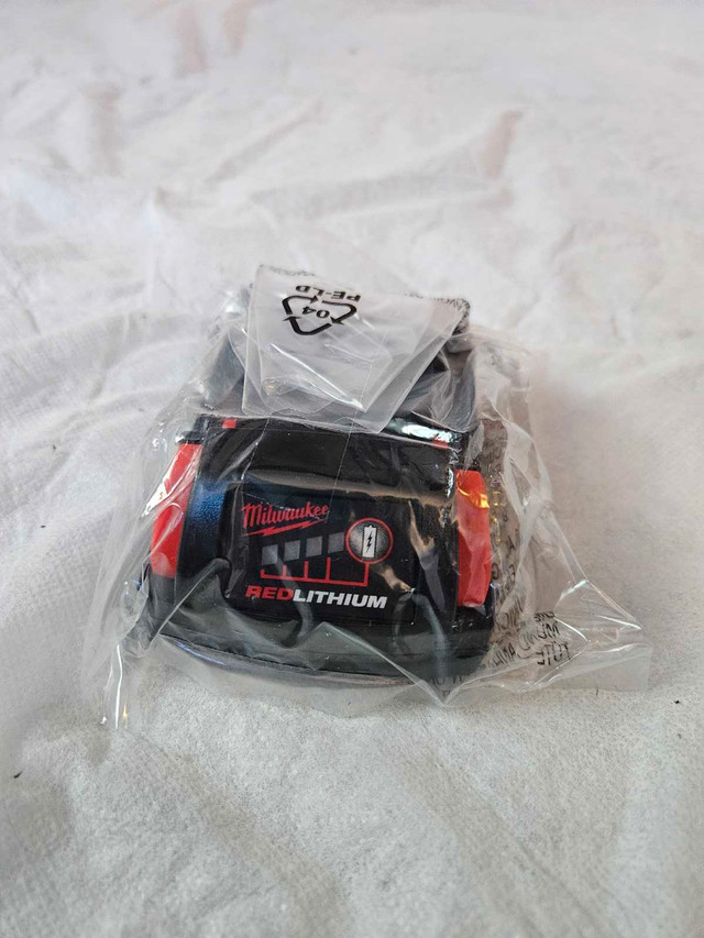 Milwaukee M18 Battery - photo 2