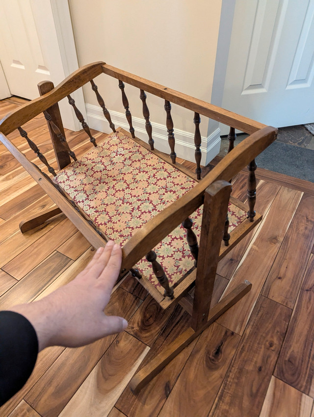 1970’s Doll Cradle - photo 3