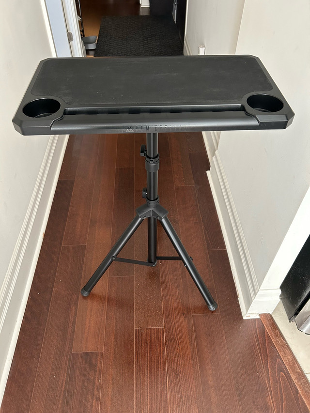 KOM cycling desk