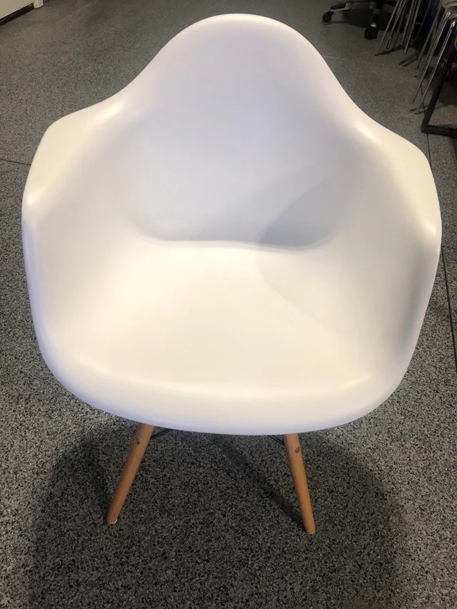 Armchair with wooden legs image indicator(3)