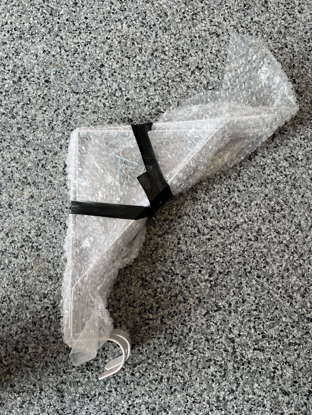 NEW ClosetMaid Shelf Bracket (2pcs)
