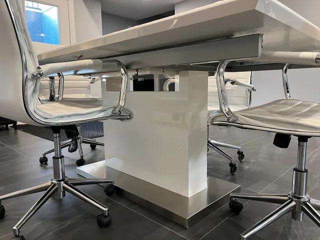 White Dining Table image indicator(2)