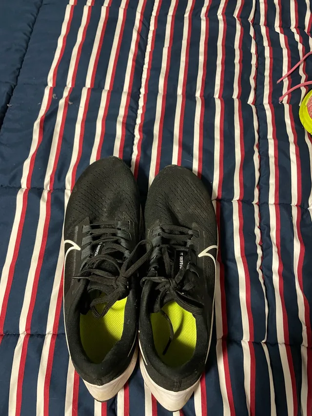 Nike Pegasus running shoes image indicator(4)