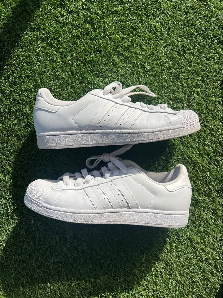 Adidas Superstar Size 11 Men’s image indicator(2)