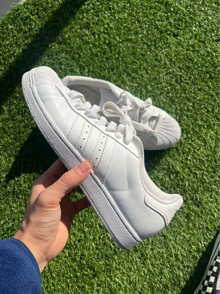 Adidas Superstar Size 11 Men’s image indicator(3)