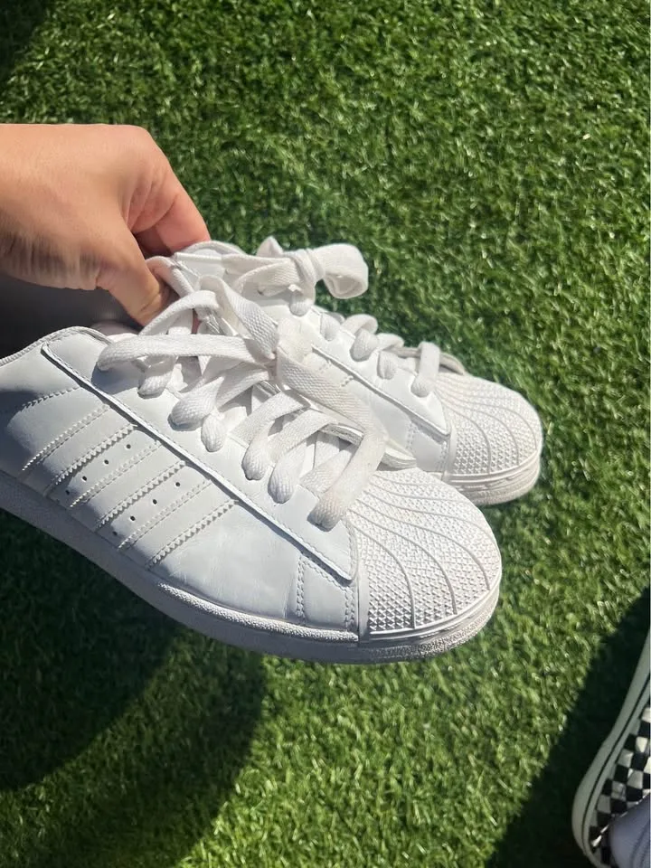Adidas Superstar Size 11 Men’s image indicator(5)