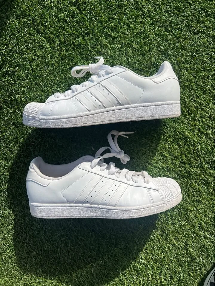 Adidas Superstar Size 11 Men’s image indicator(8)