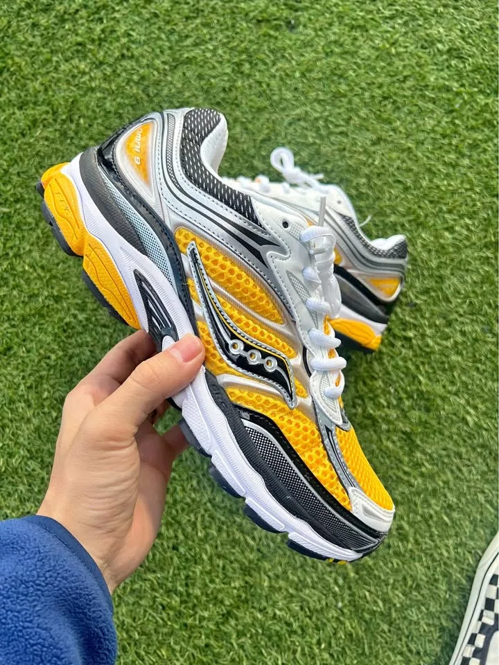 Saucony Pro Grid Omni 9 Size 11 men’s