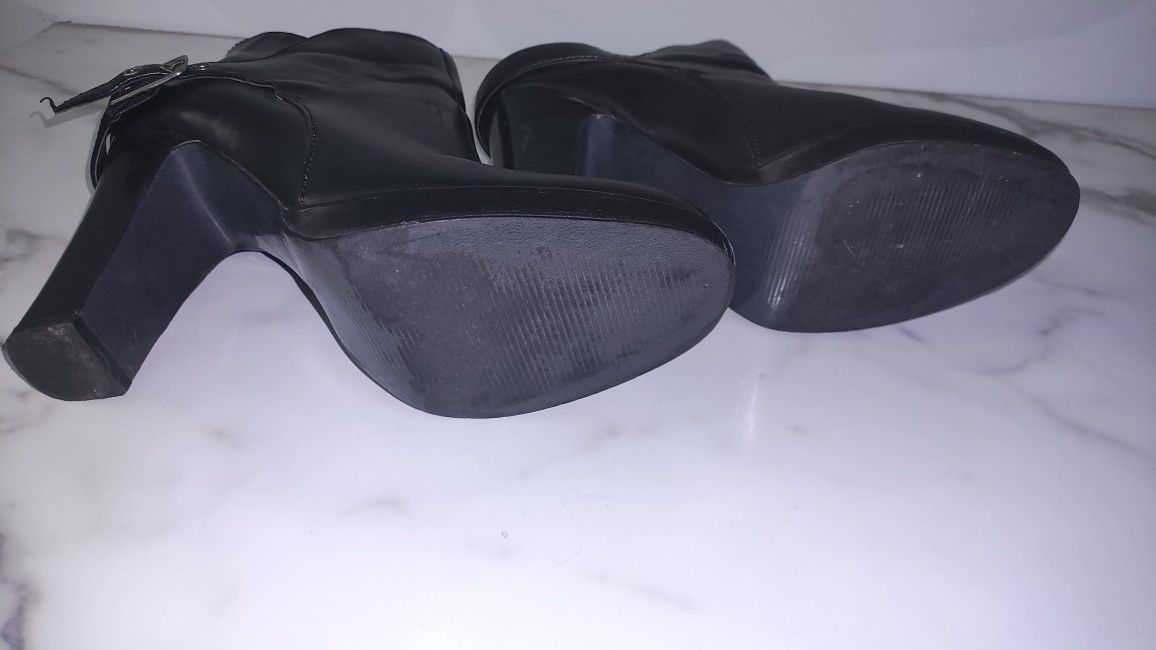 Women's Simply Vera Black Ankle Boots 7M - photo 2