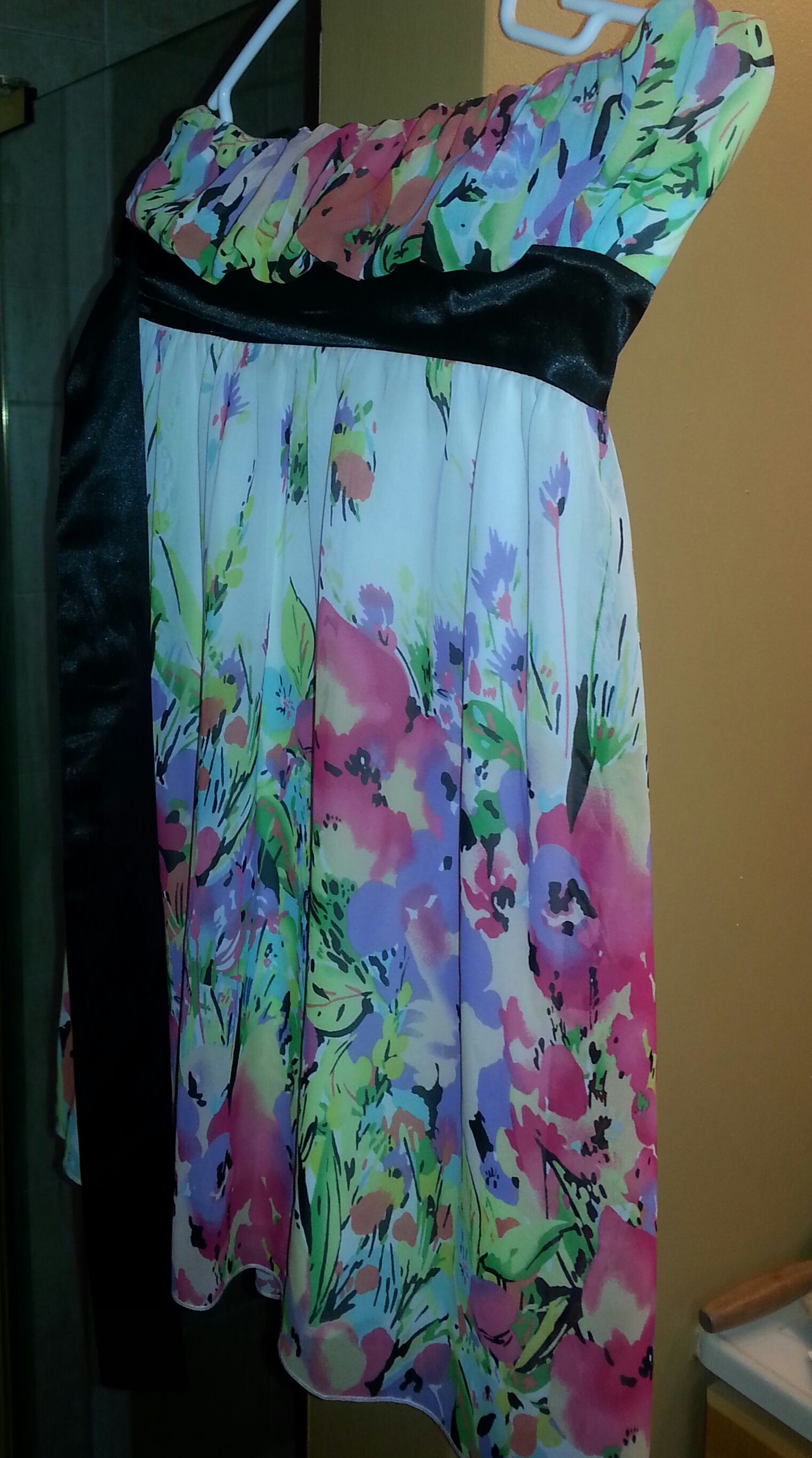 Fancy Dresses x4 Medium
