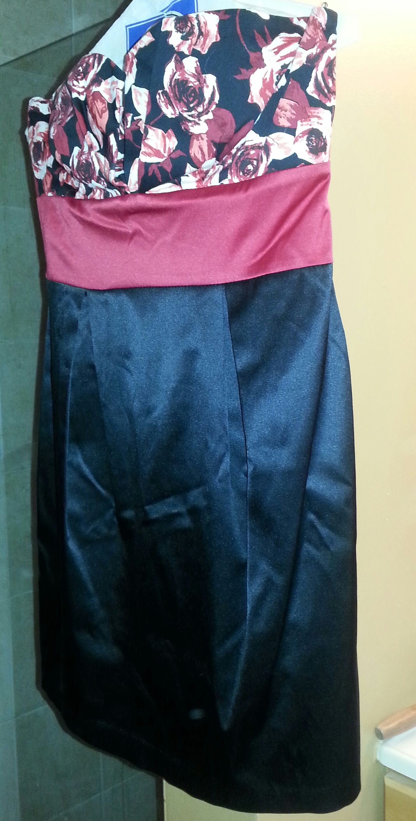 Fancy Dresses x4 Medium - photo 2
