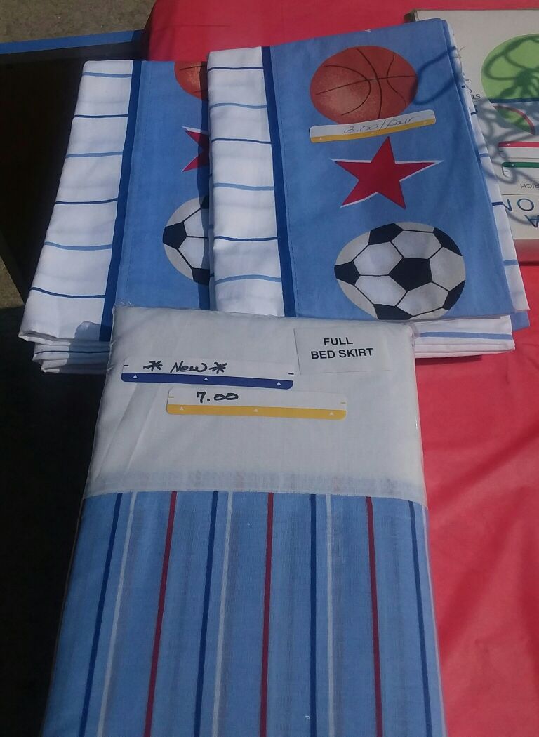 Boy's Bedroom Ensemble Full Size Bed Skirt & Pillow Cases